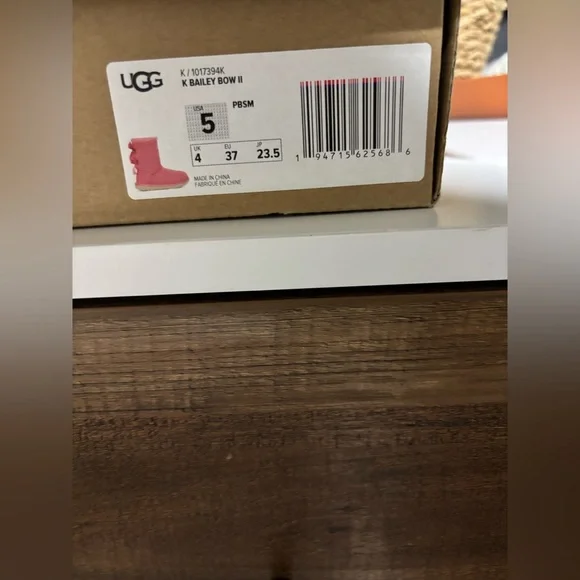 UGG Big Girls Coral Sheepskin Boots - Picture 9 of 10